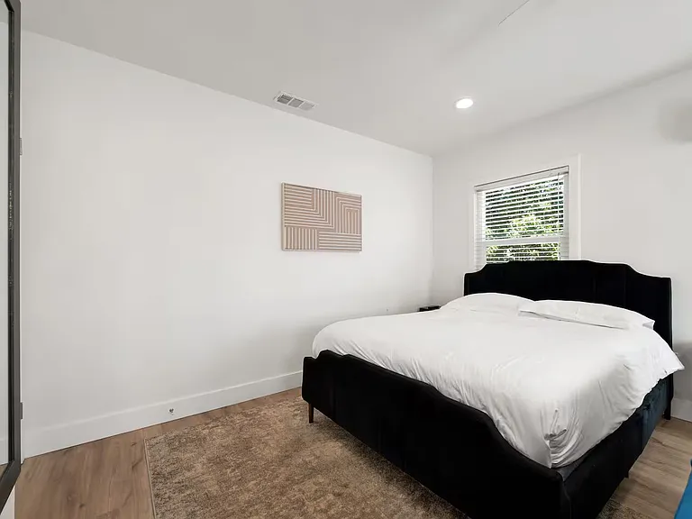 4211 F St — Photo 5