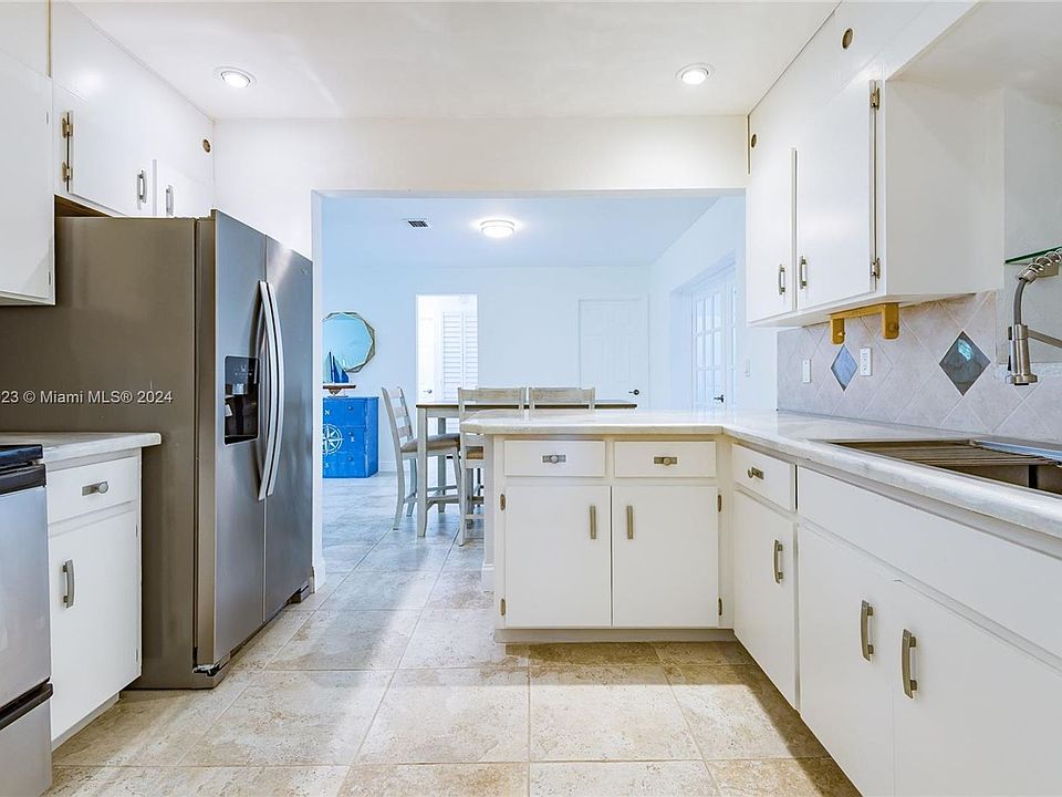 1st image of 505 Heron Dr #505