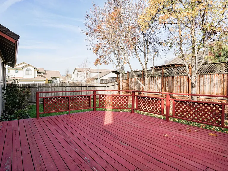 7202 Ruby Ct — Photo 25