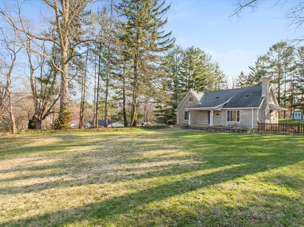 195 High St, Danville, IN 46122