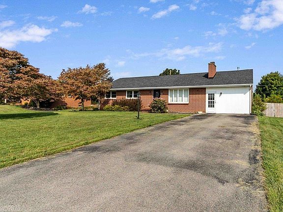 4th image of 210 Gum Dr