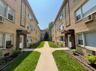 1817 W Touhy Ave APT 4, Chicago, IL 60626