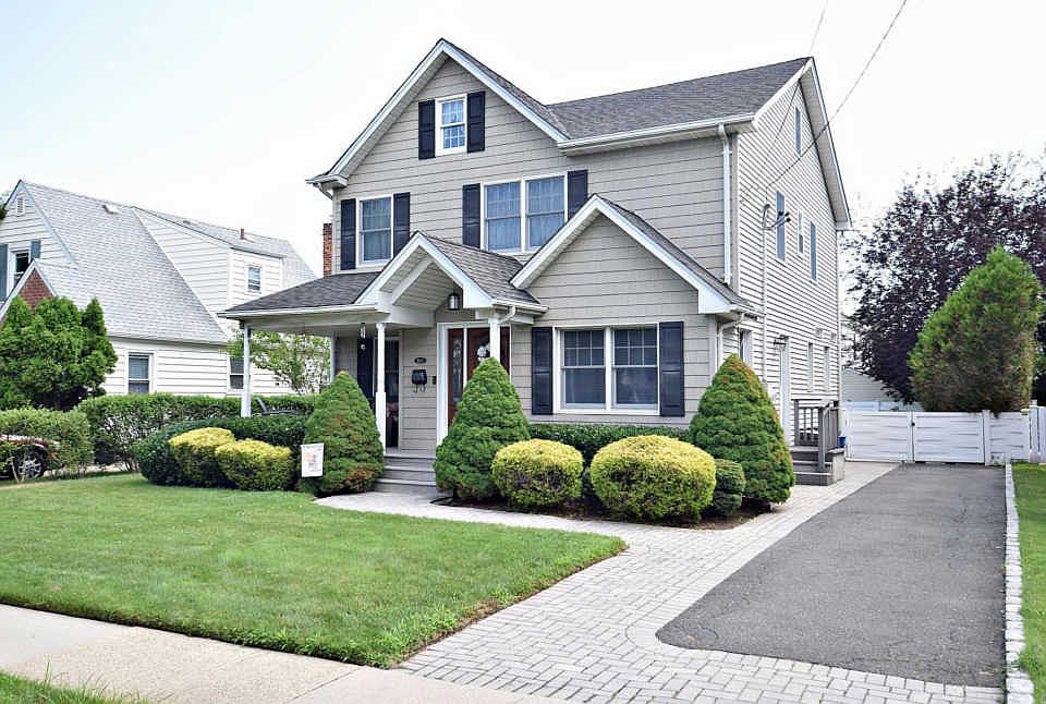 1st image of 160 Gerard Ave