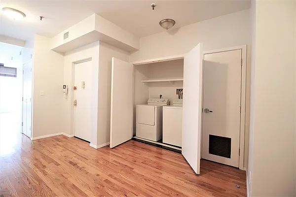 Rented by Julianna Realty Corp | media 18