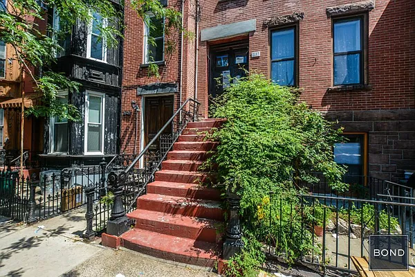 Sold by Bond New York | media 7