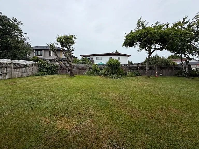 7071 Cavelier Ct — Photo 8