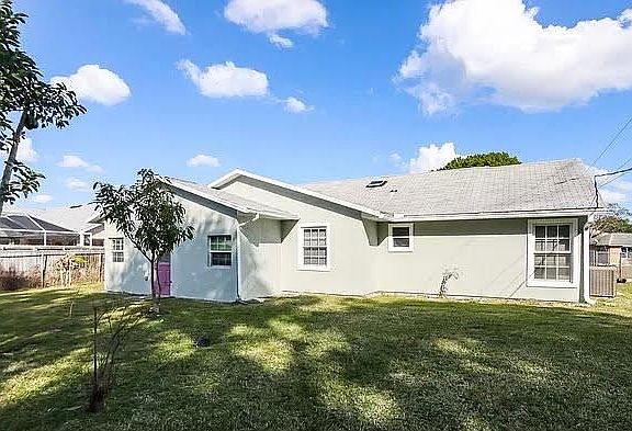 3rd image of 1131 Vin Rose Cir SE