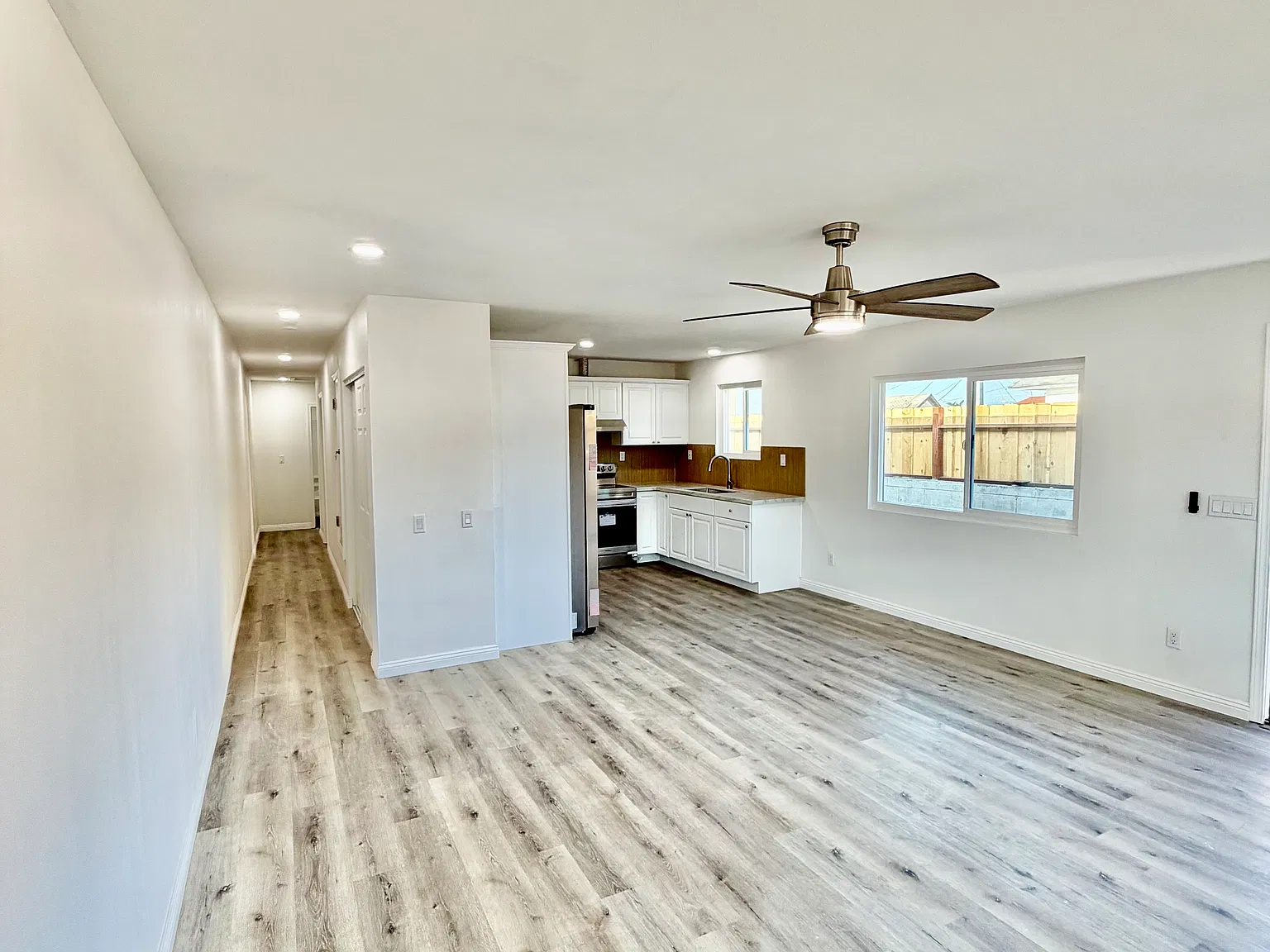 2 bed, 1000 sqft, $2,850 — Photo 3