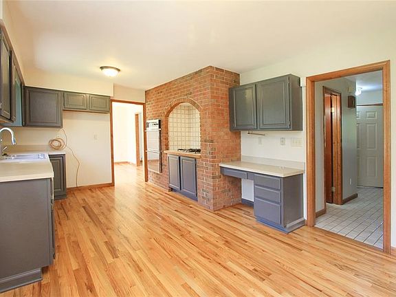 4th image of 7721 Farley Ln