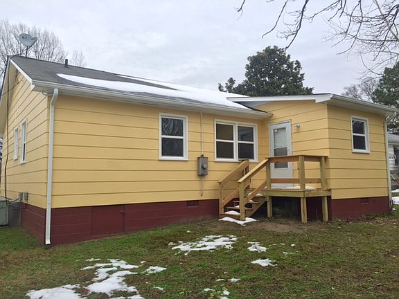 2nd image of 1206 Pine Ave