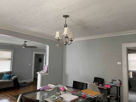 4th image of 8208 Rosewood Ave #1