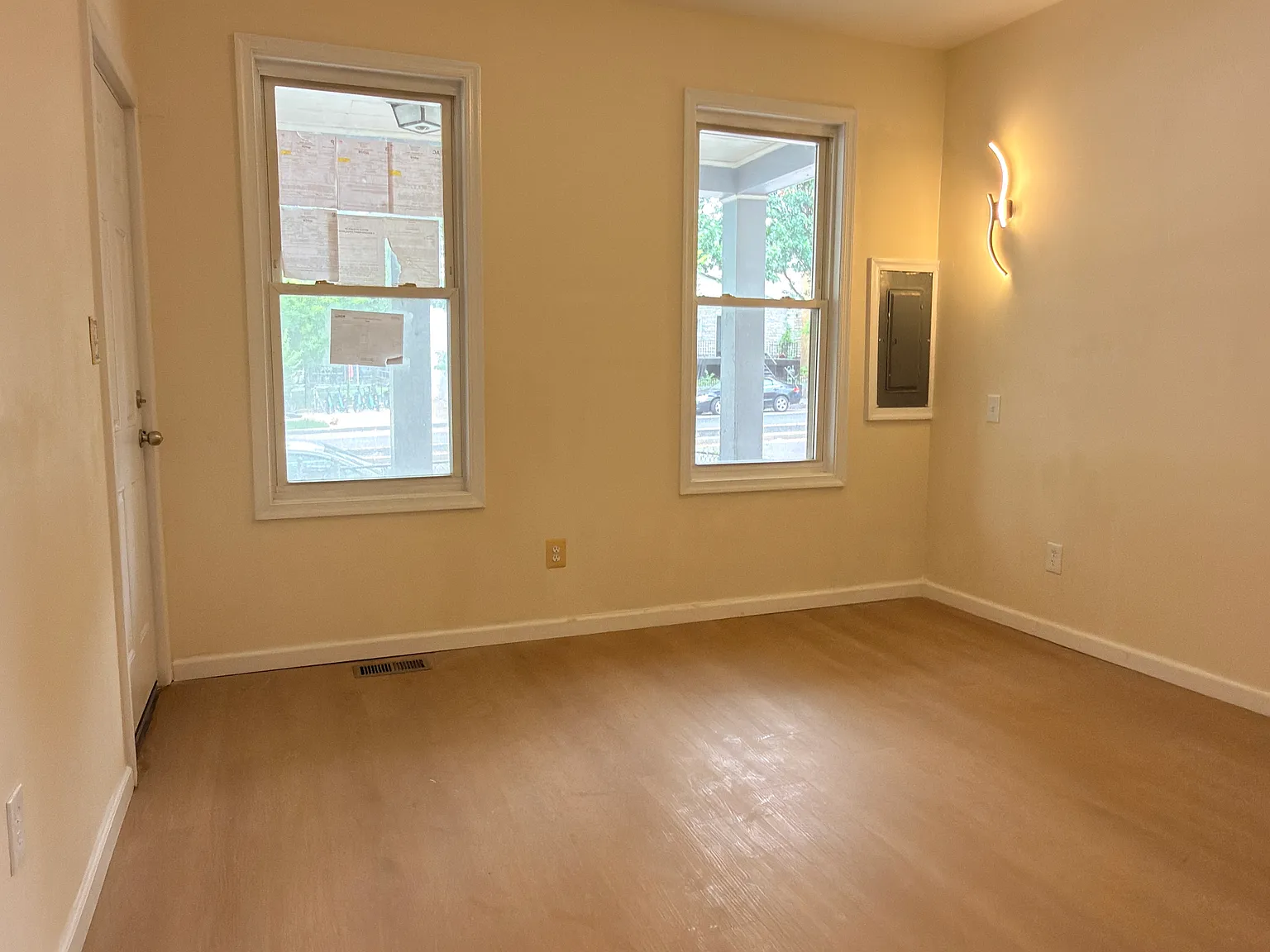 2 bed, 750 sqft, $2,350 — Photo 2