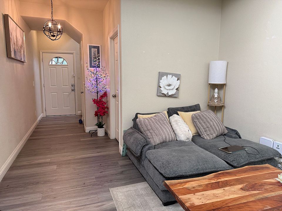2nd image of 4586 Tulipan Way