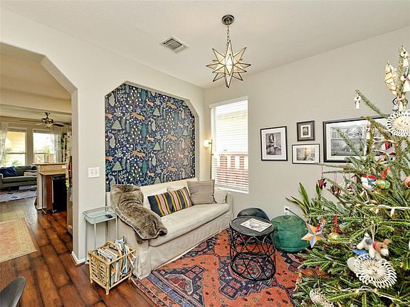 5th image of 3904 Hermalinda St
