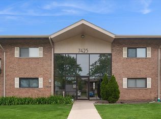 7425 Brookdale Dr APT 113, Darien, IL 60561