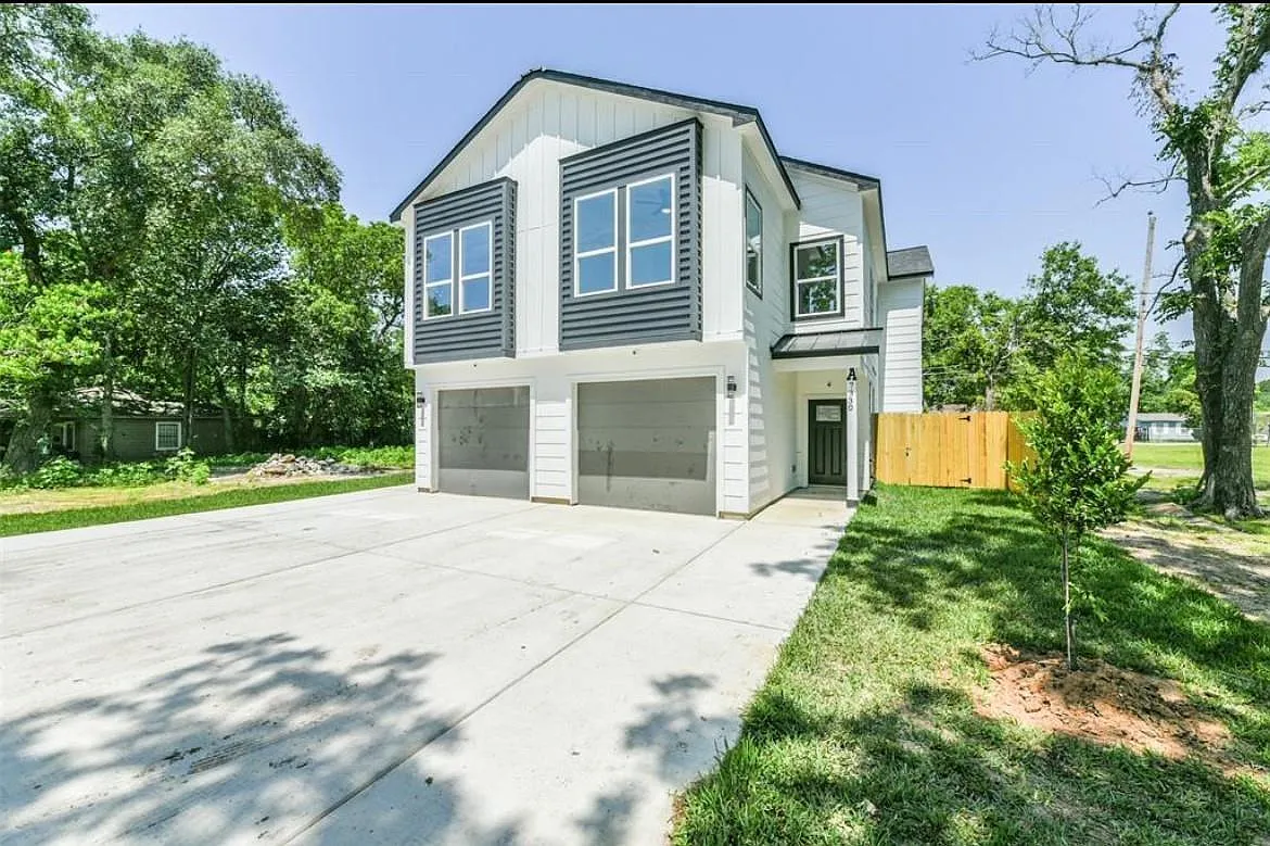 3 bed, 2.5 bath, 1887 sqft, $2,300 — Photo 2