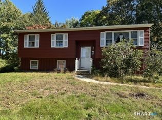 30 Mapleshade Ave, Plainfield, CT 06374