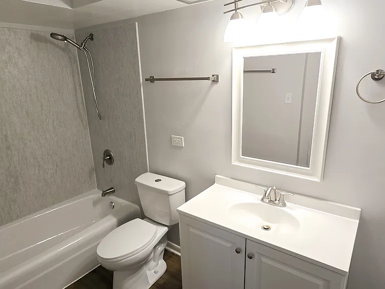 10 Oak Ave — Photo 10