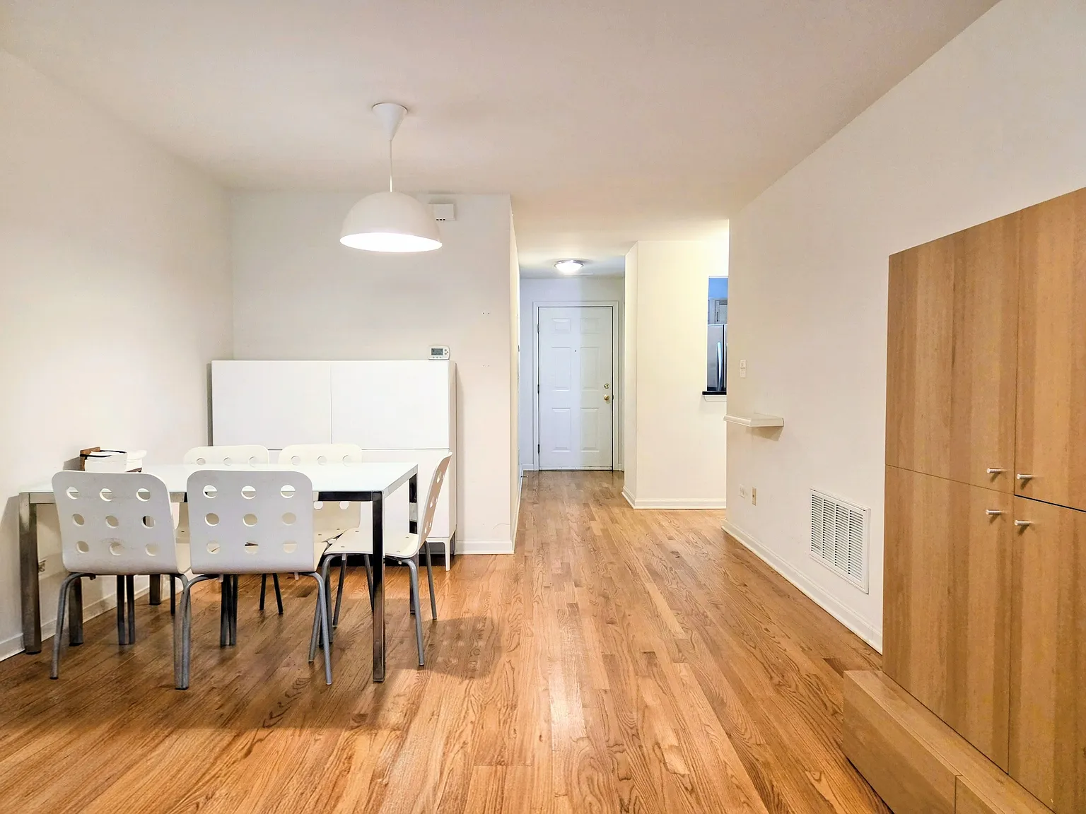 2 bed, 880 sqft, $2,000 — Photo 3