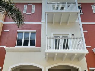 2377 Vintage Dr, Pompano Beach, FL 33064