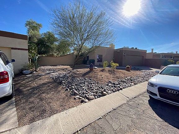 2nd image of 1808 N Fountain Park Dr