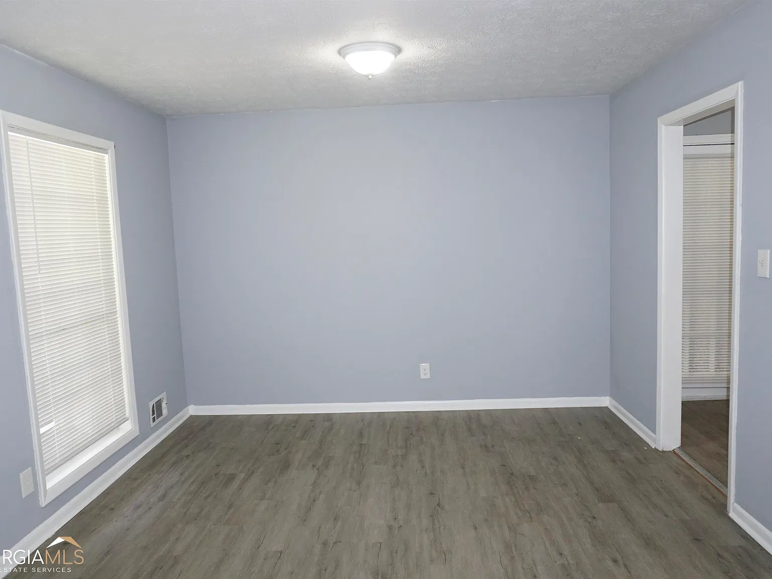 4 bed, 3.0 bath, 2876 sqft, $1,995 — Photo 4