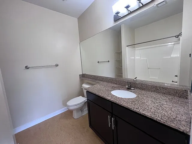 909 Perry St — Photo 8