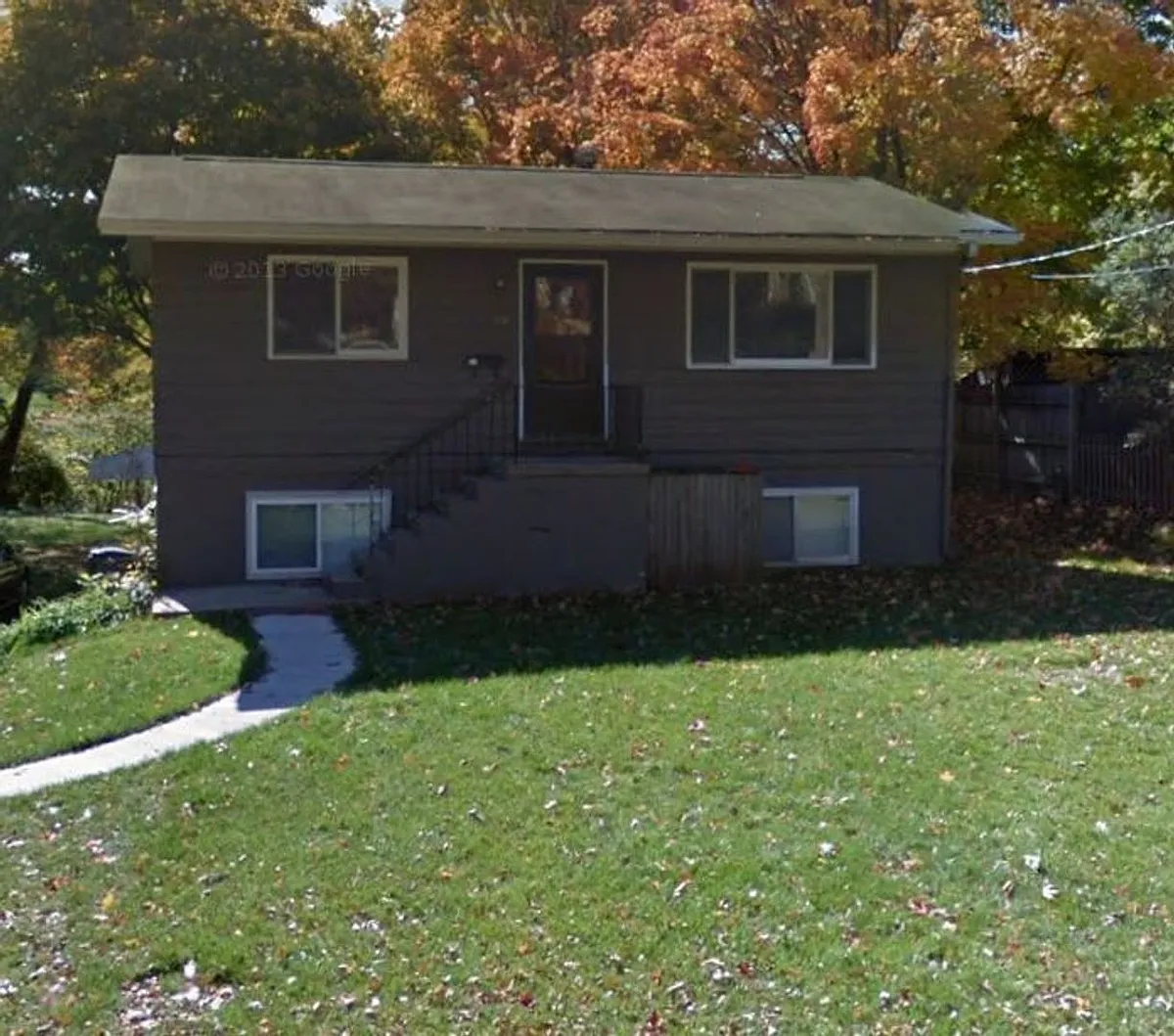Building Photo - 1131 Maple St