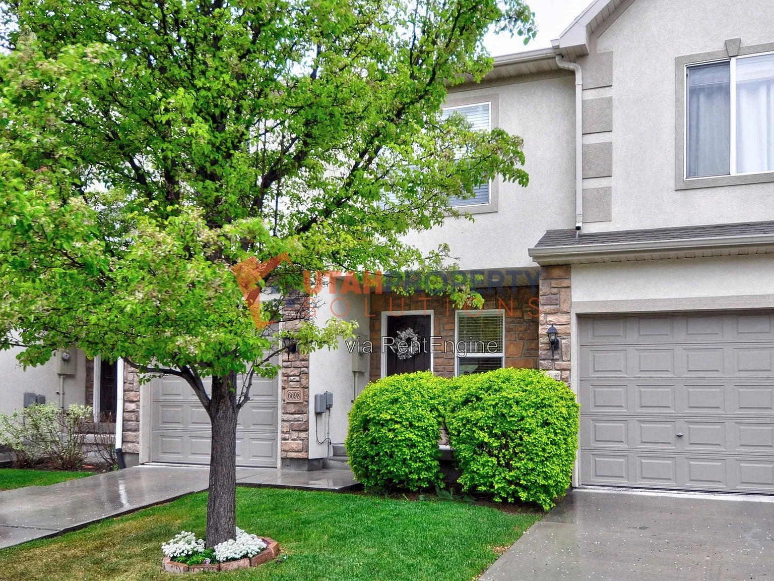 3 bed, 2.5 bath, 2215 sqft, $2,295 — Photo 3