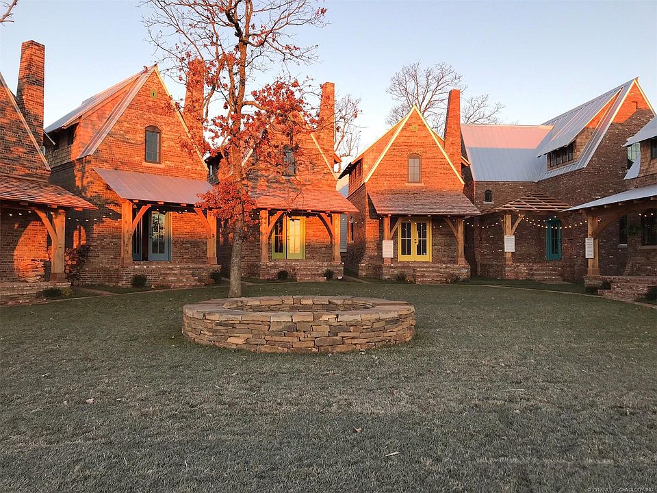 2nd image of 41 Redbud Ln #D