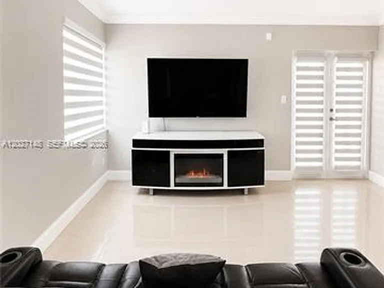 12295 SW 10th Ter — Photo 7