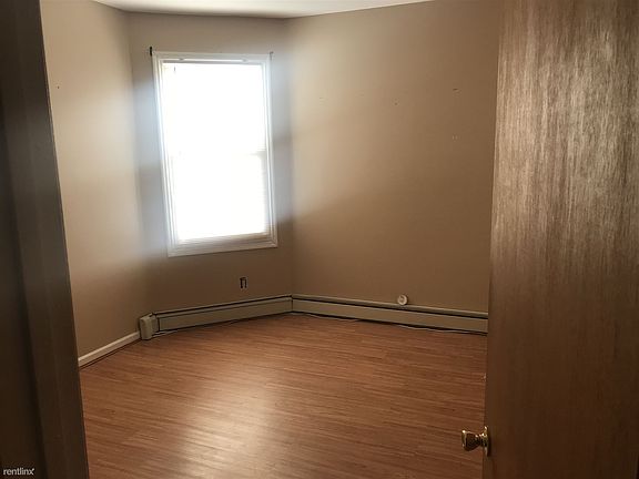 18596704-E2F8-4254-9BC9-85832AB324DE