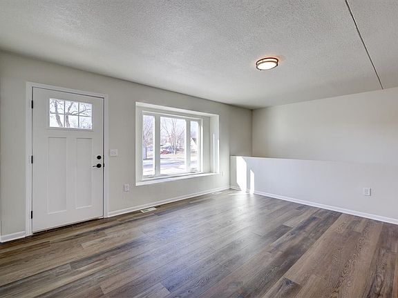 5th image of 602 E Washington St