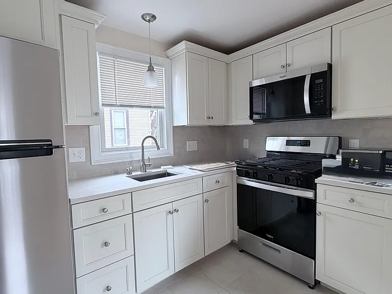 26 Brooks St #2 — Photo 1