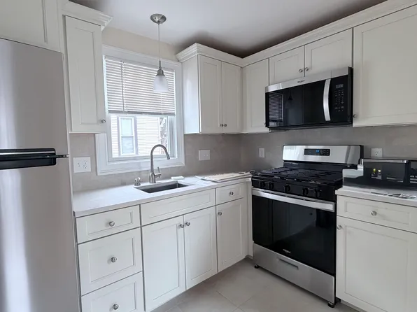 26 Brooks St #2, Boston, MA 02128