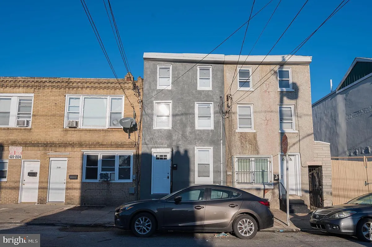 Building Photo - 2131 E Clearfield St