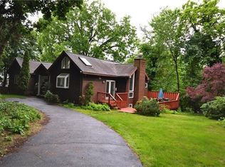 7 Woodland Rd, Mahopac, NY 10541