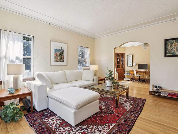 4th image of 3252 Fremont Ave S APT 201