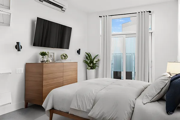 Rented by Reavis | media 33