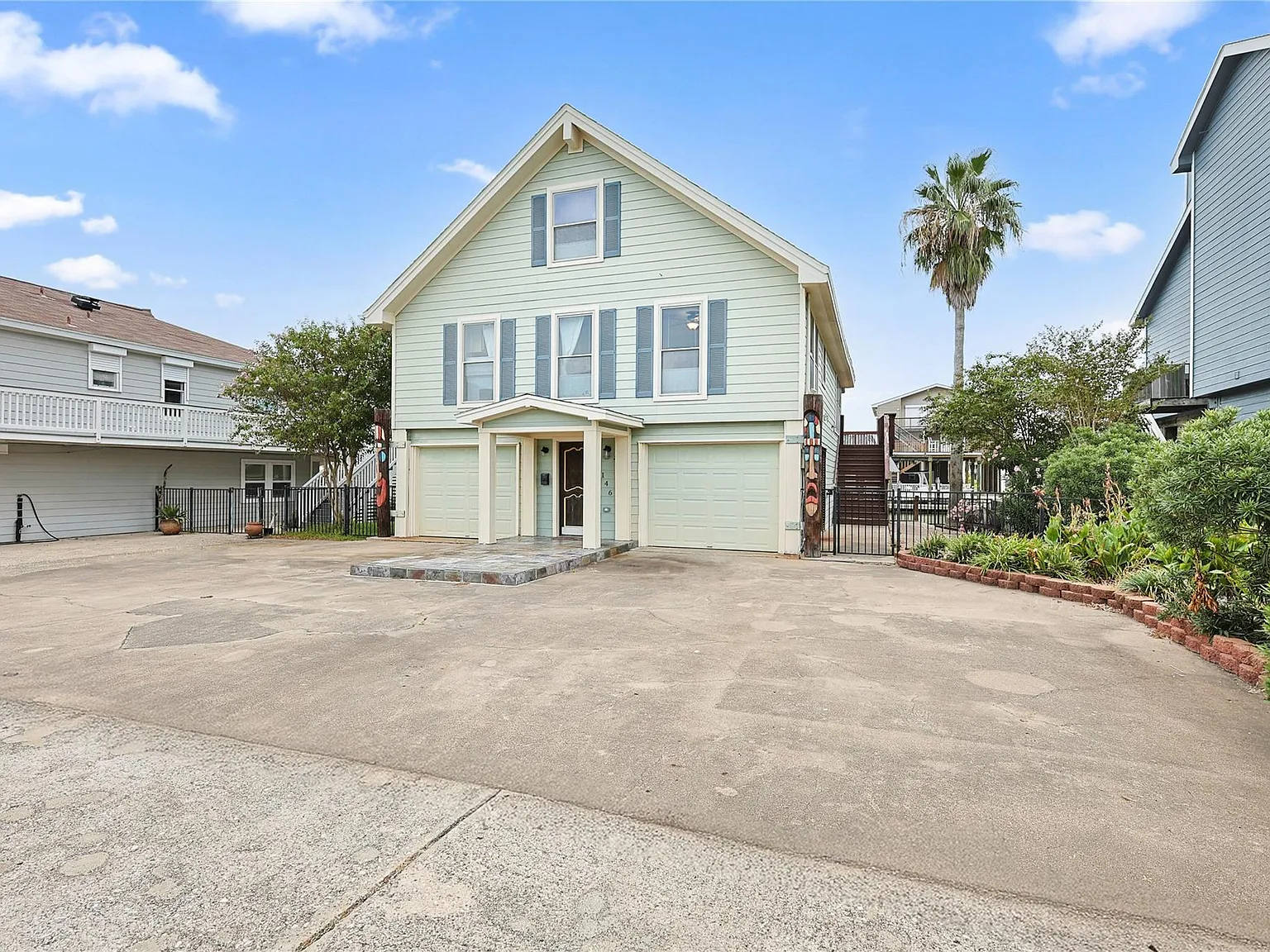 4 bed, 4.0 bath, 2152 sqft, $3,800 — Photo 2