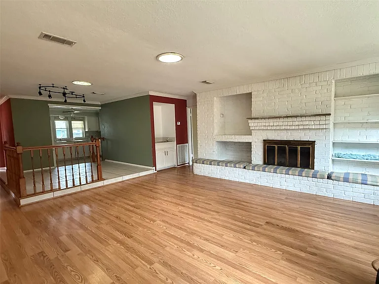 16439 Hickory Knoll Dr — Photo 6