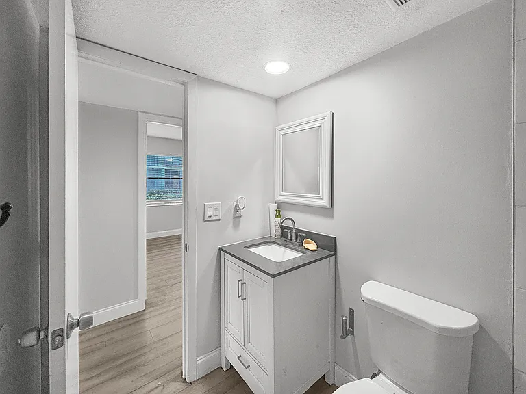 1291 SE Parkview Pl — Photo 15