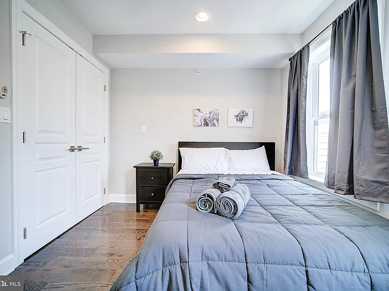 1513 S Lambert St — Photo 51