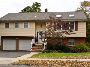 842 Edgewater Ave, Ridgefield, NJ 07657