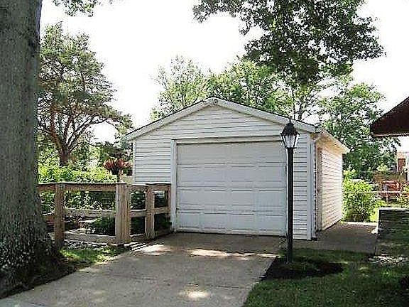 4th image of 6591 Sherman Ave