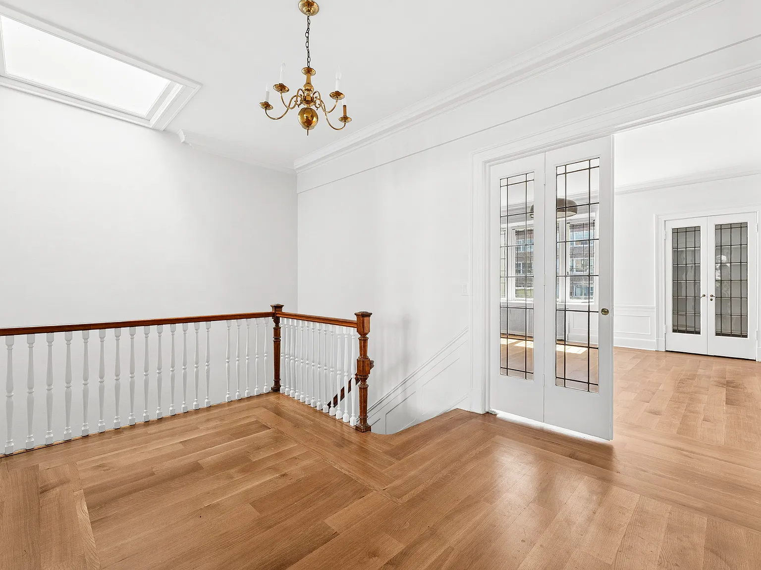 42 Monroe Place — Photo 2