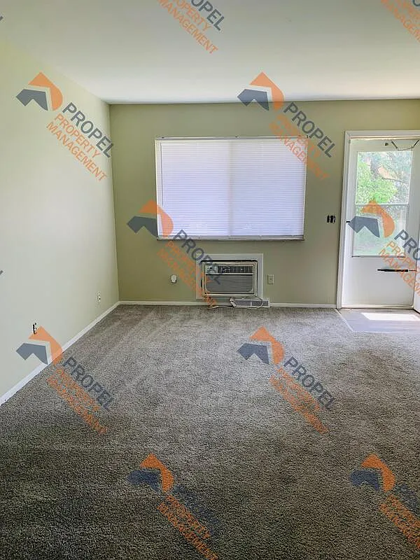 2 bed, 1.0 bath, 725 sqft, $850 — Photo 3