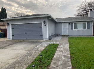 650 W Creekside Cir, Dixon, CA