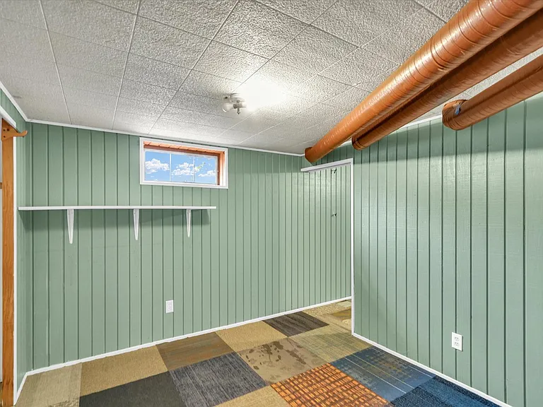 502 E Washington St — Photo 22