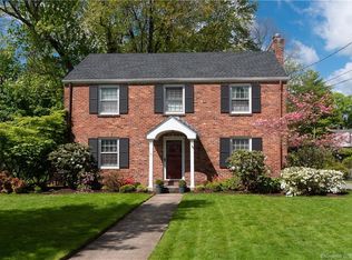 11 Arlington Rd, West Hartford, CT 06107